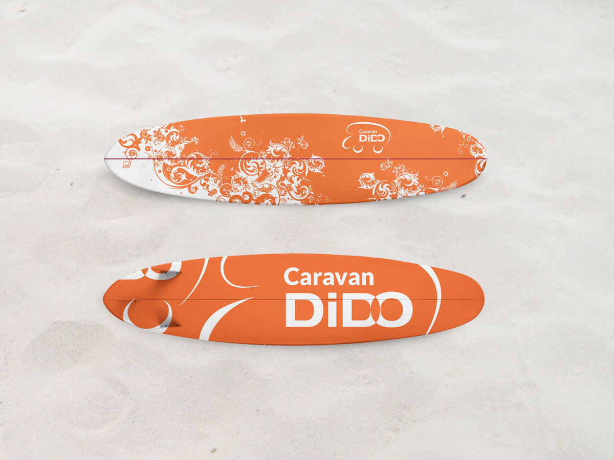 Caravan DIDO, logo sobre tabla de surf